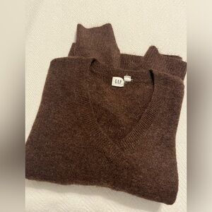Soft brown Gap sweater